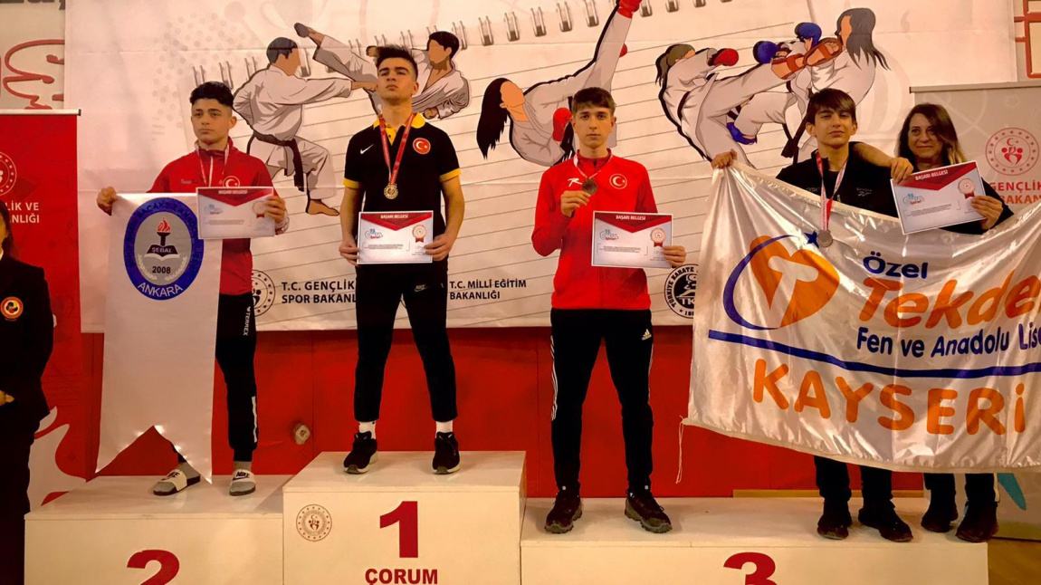 Okullar Arası Karate Şampiyonasında Başarı